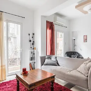 2bd- Perfect Location With Square View Thessaloniki